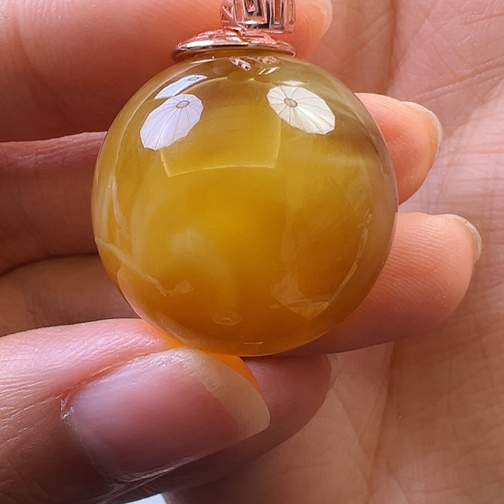未镶嵌蜜蜡颈饰蜜蜡