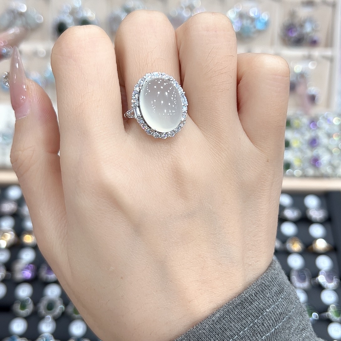 珈***寧银S925镶嵌水晶戒指