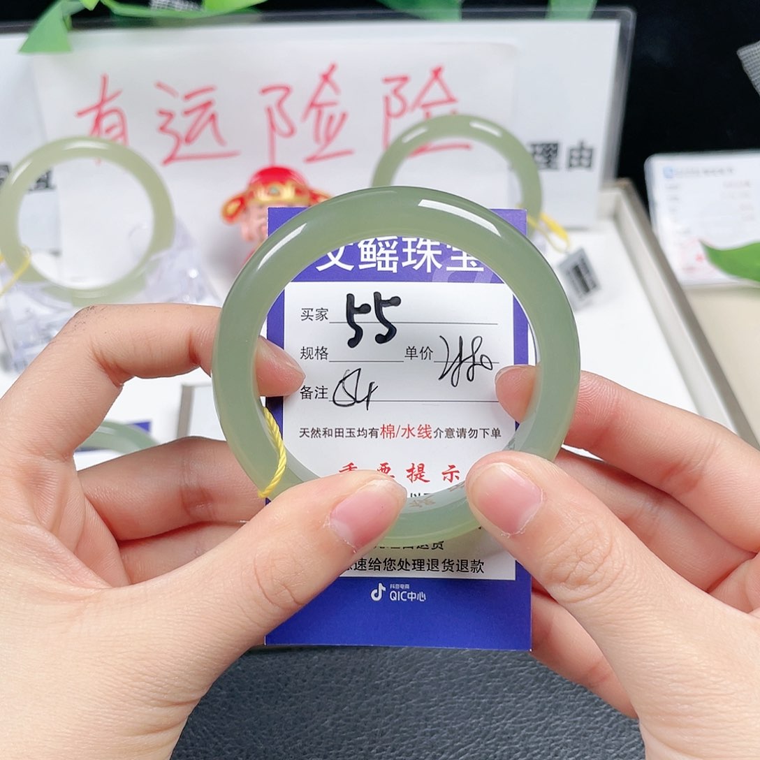 和田玉手镯未镶嵌y**-