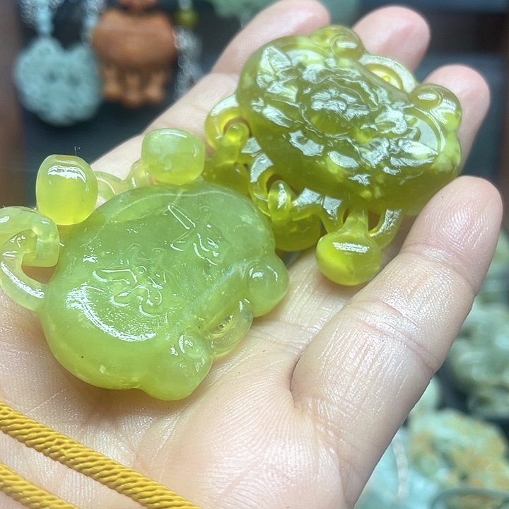 未镶嵌蛇纹石玉颈饰君*