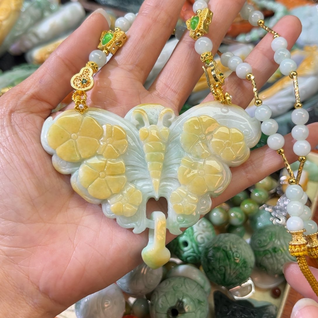 翡翠颈饰未镶嵌待编款