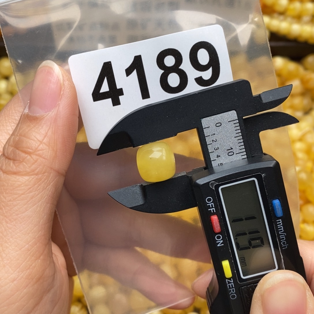 蜜蜡珠宝奇石未镶嵌