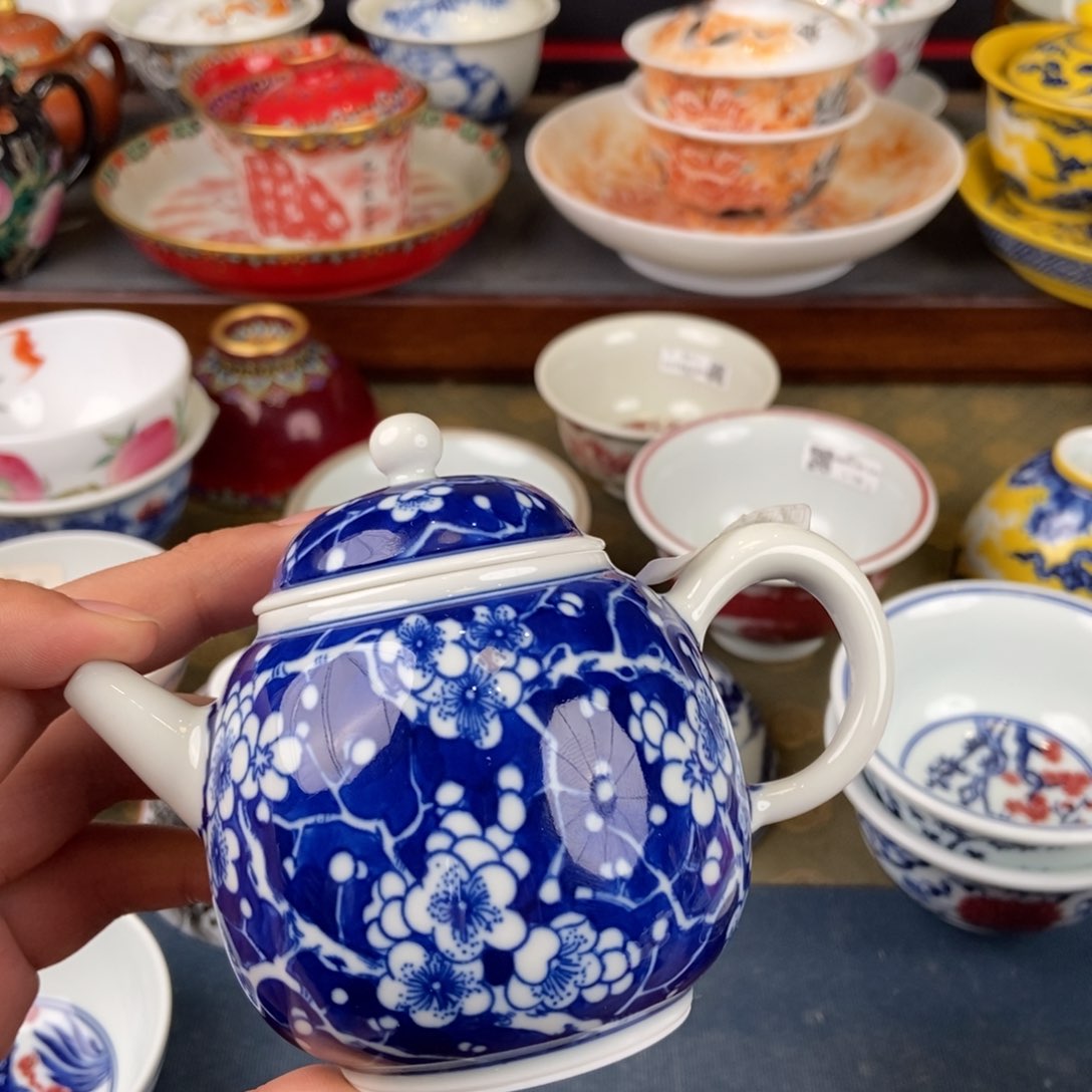 陶瓷艺术家的作品是一