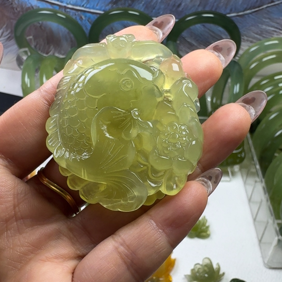 快***仙蛇纹石玉未镶嵌颈饰