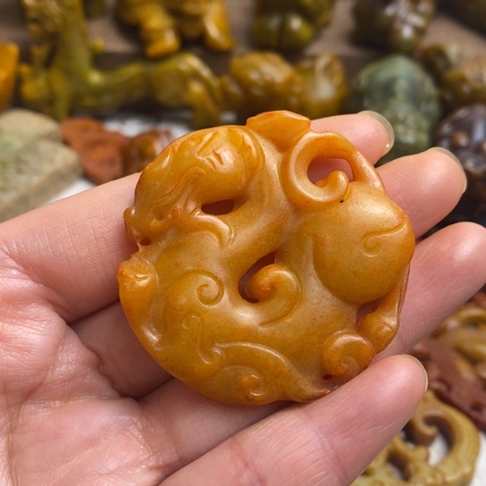 蛇纹石玉未镶嵌颈饰121