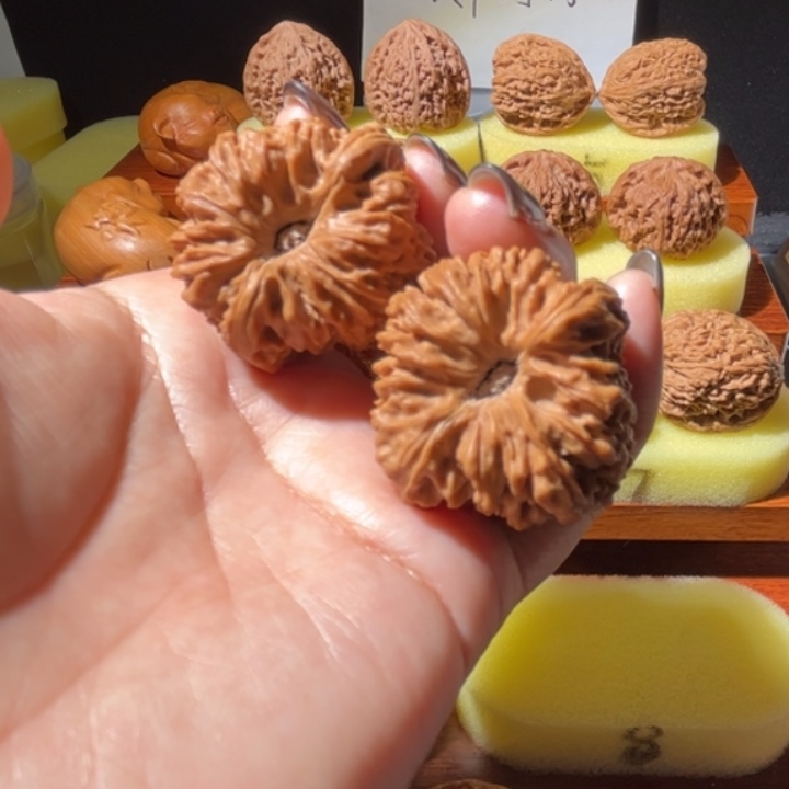 兰***师文玩核桃吊坠涿鹿拉丝凹底团子