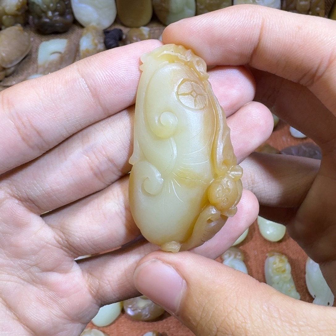 颈饰未镶嵌和田玉