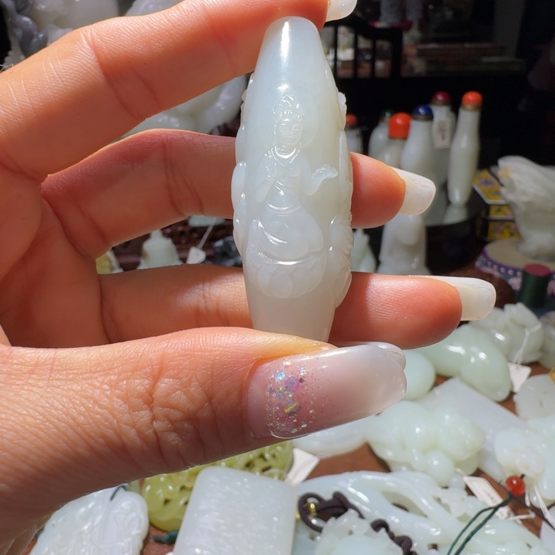 和田玉未镶嵌把件