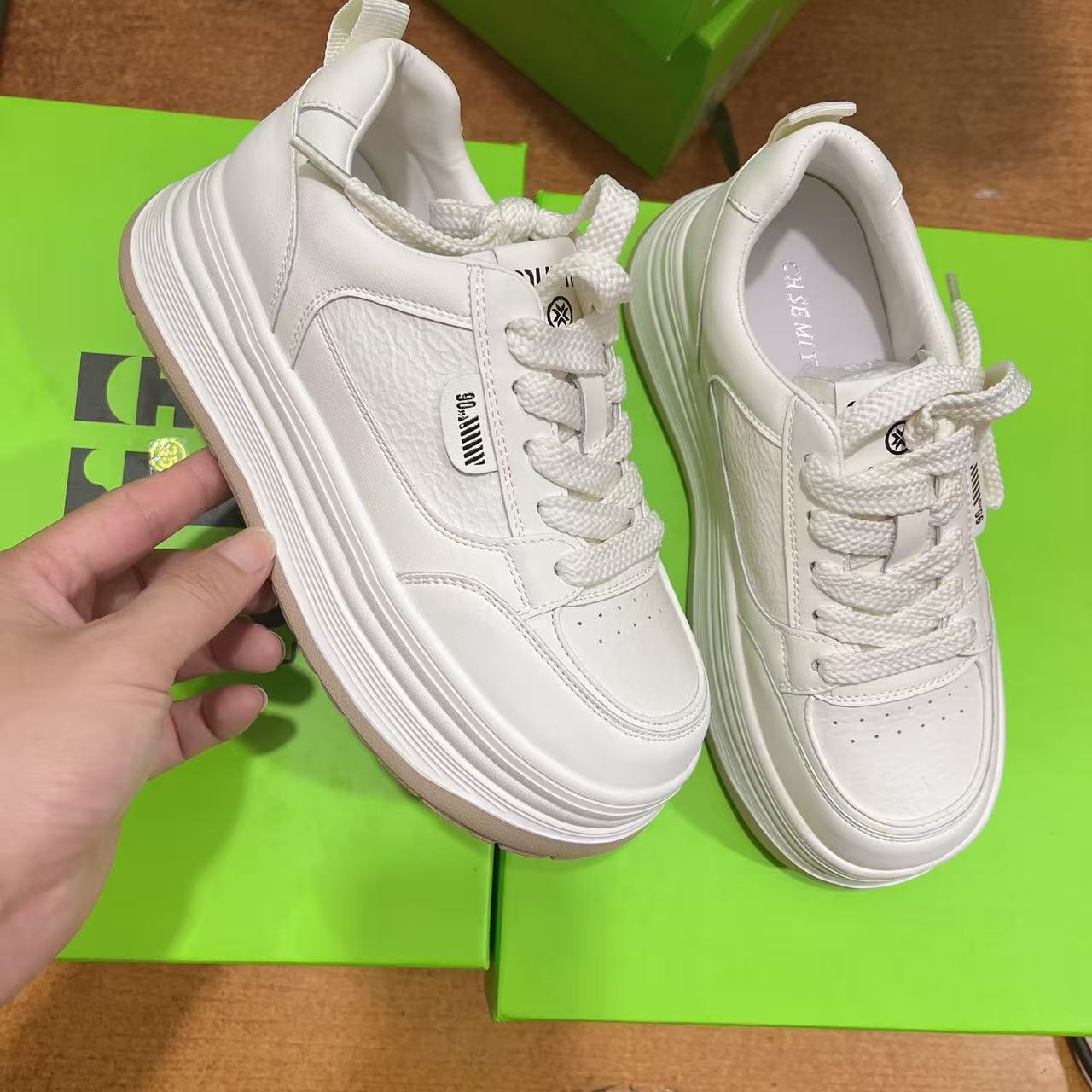 【2511-5】新款小白鞋女2025年休闲百搭时尚轻低女鞋