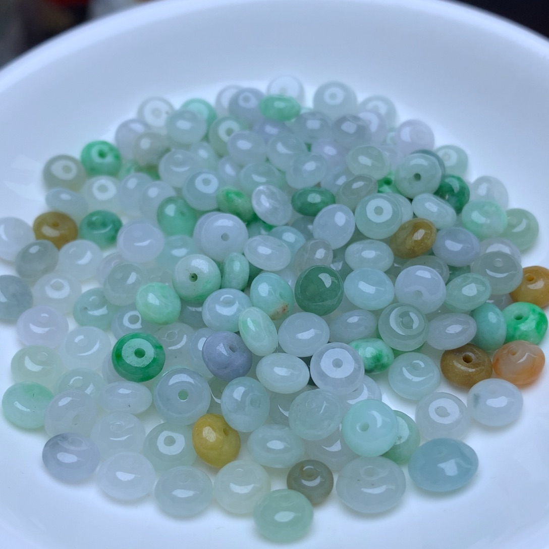 【闪购商品】翡翠手链未镶嵌卡3.6乘6.2冰三彩鼓珠40个