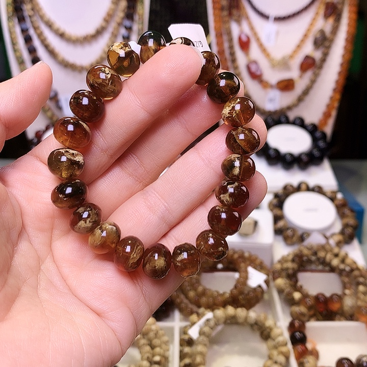 白****琥珀未镶嵌裸石抚顺琥珀11+325