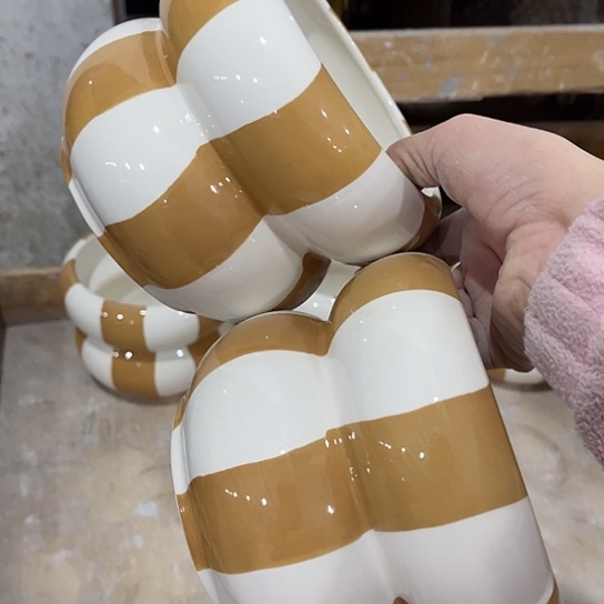 多肉绿植陶瓷花盆9.9包邮，有孔