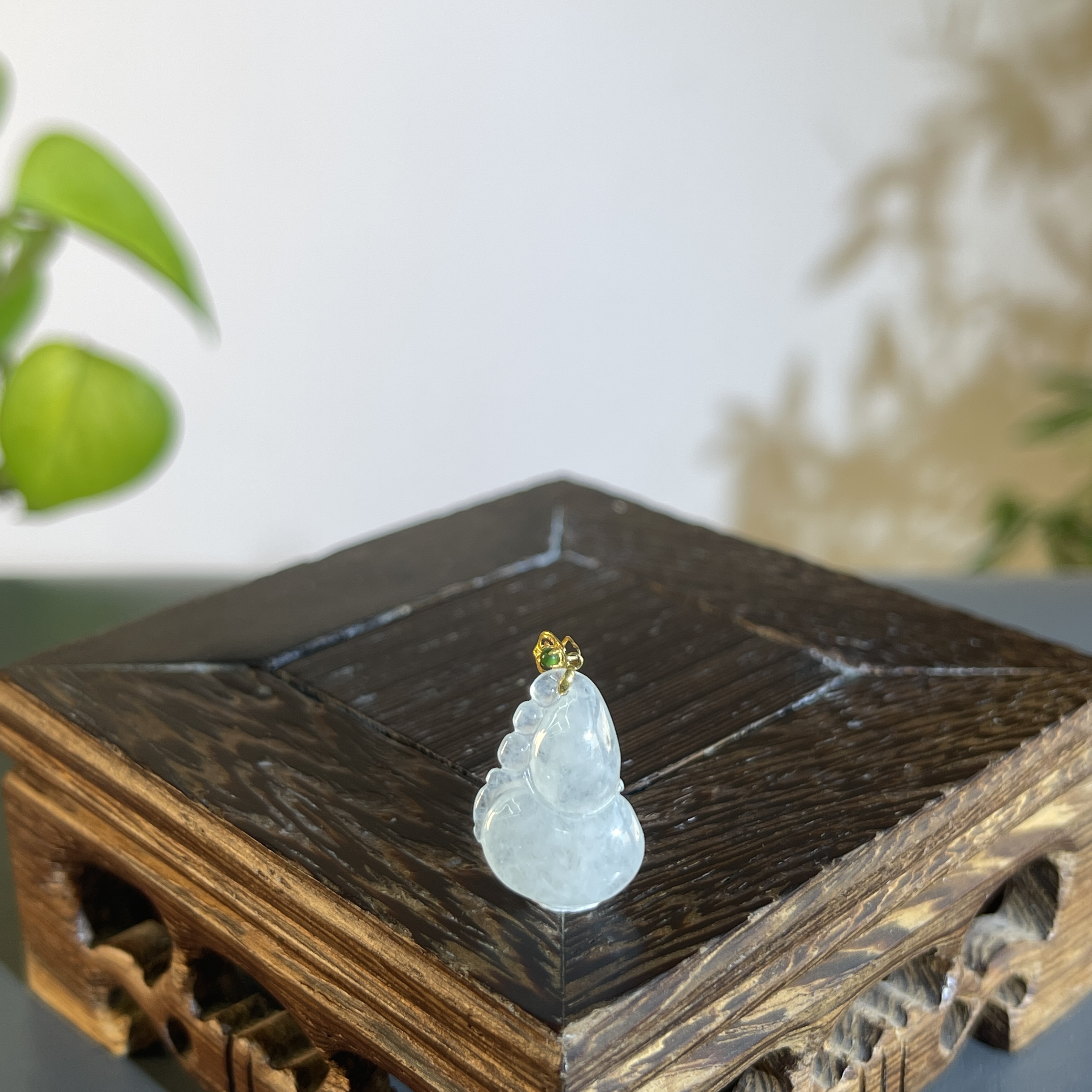 JXB15-012  天然缅甸A货翡翠 18K扣头葫芦