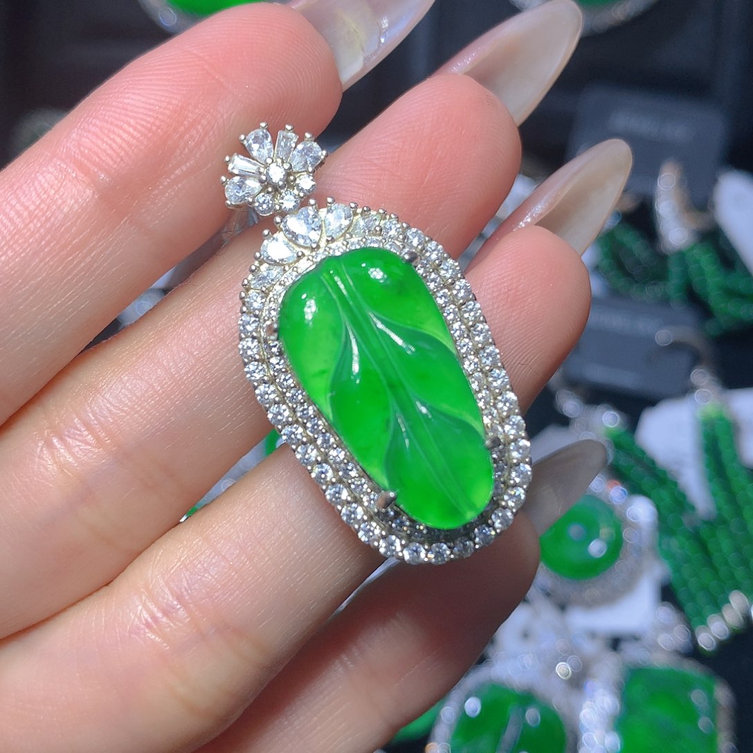 翡翠吊坠(不含链)银S925镶嵌翡翠