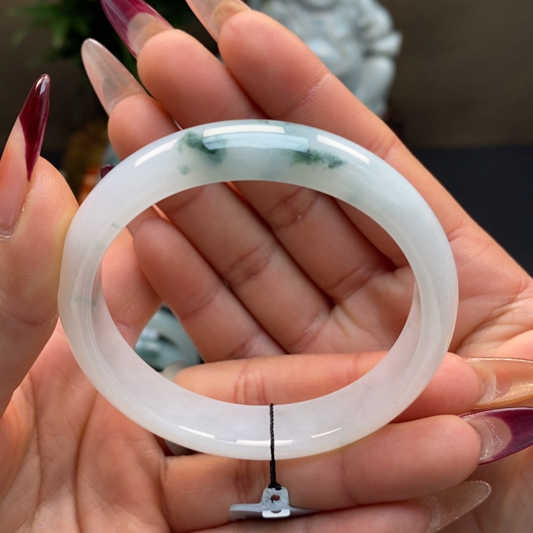 翡翠手镯未镶嵌天然