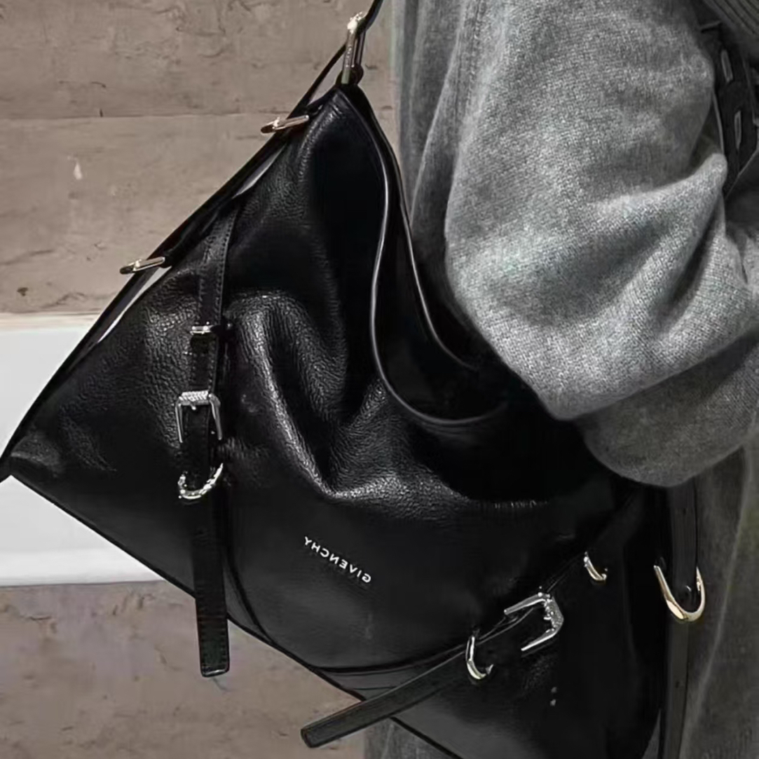 95新 Givenchy/纪梵希  voyou 金属扣可调节肩带黑色