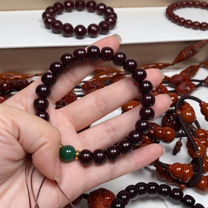 张***鸣猴头雕刻艺术的起源