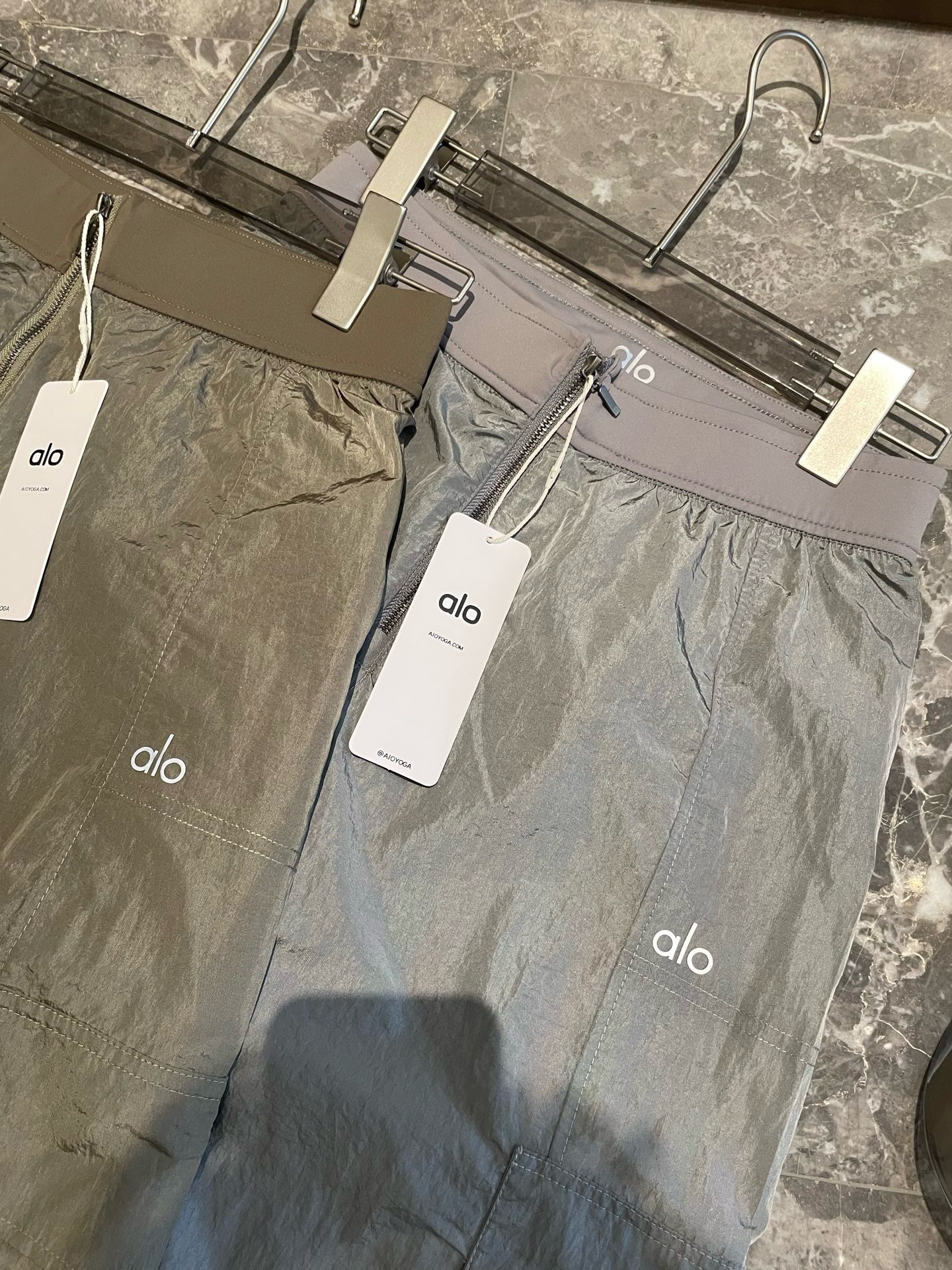 薄款透气防水速干中腰夏季极简风长裤卫裤时尚灰色女生阔腿