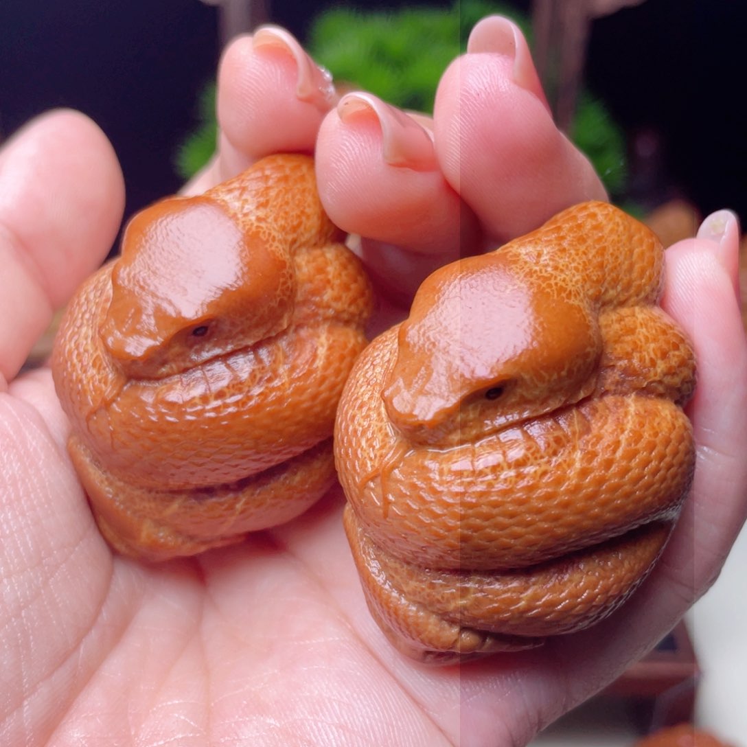 吊坠橄榄核蛇手球