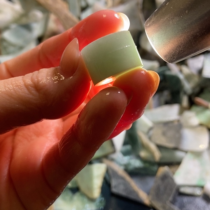 翡翠颈饰未镶嵌天然翡翠