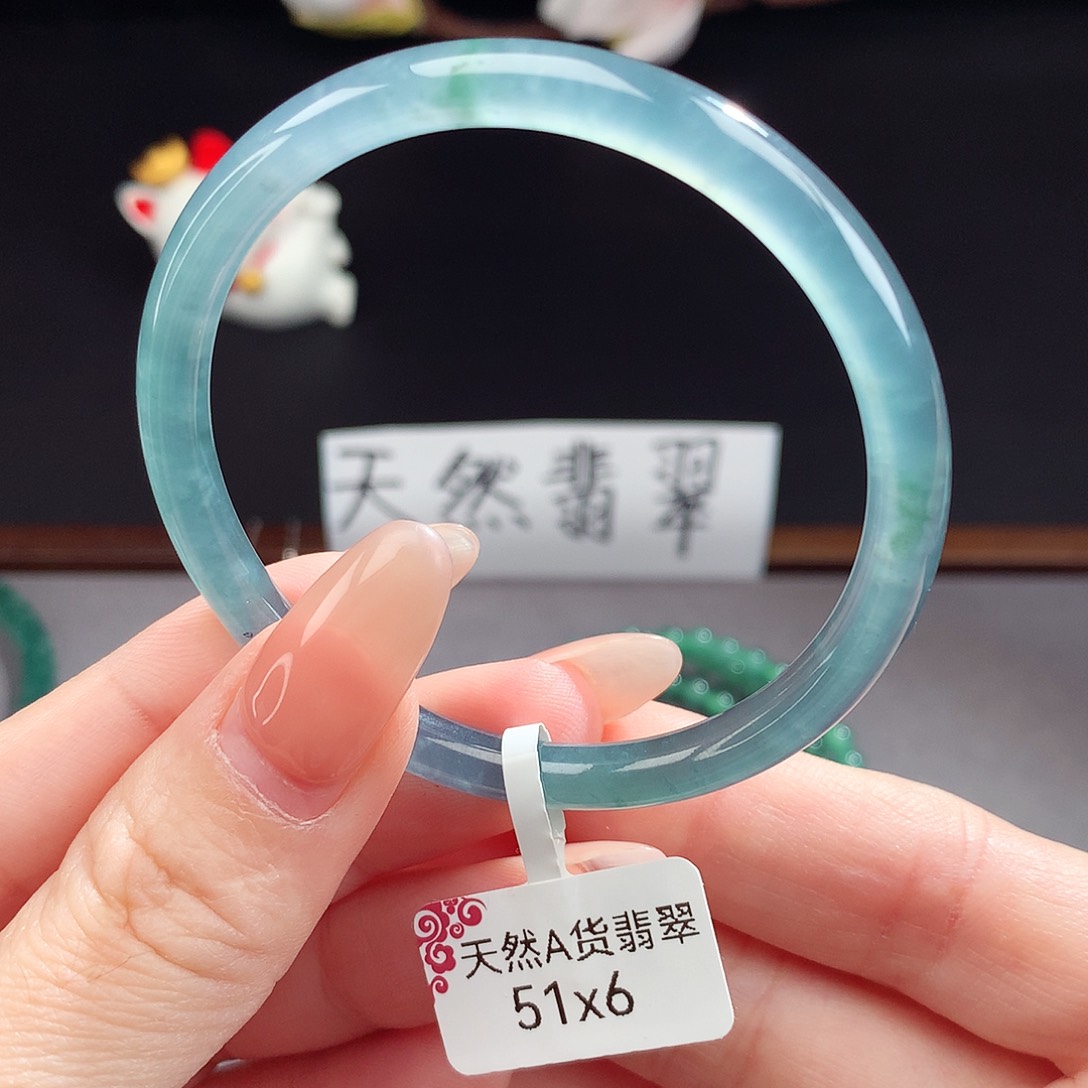 翡翠手镯（圆镯）未镶嵌