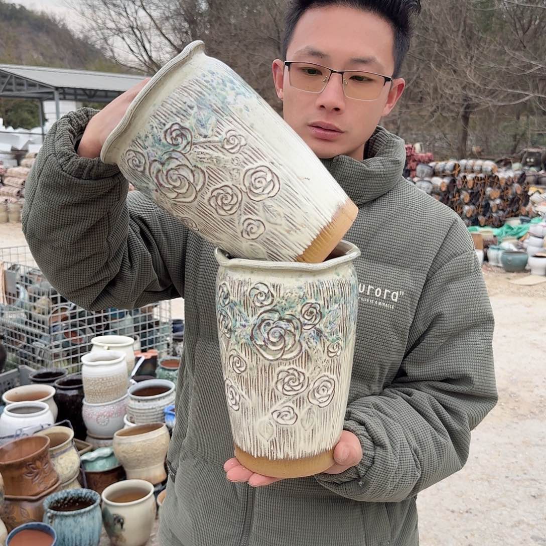 紫砂花盆口16高25（两个玫瑰花老庄