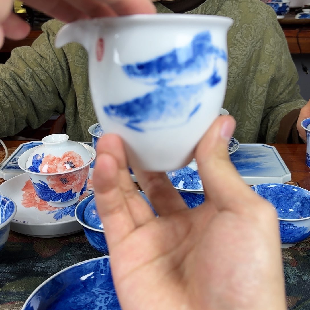 s****）王庆龙老师手绘陶瓷