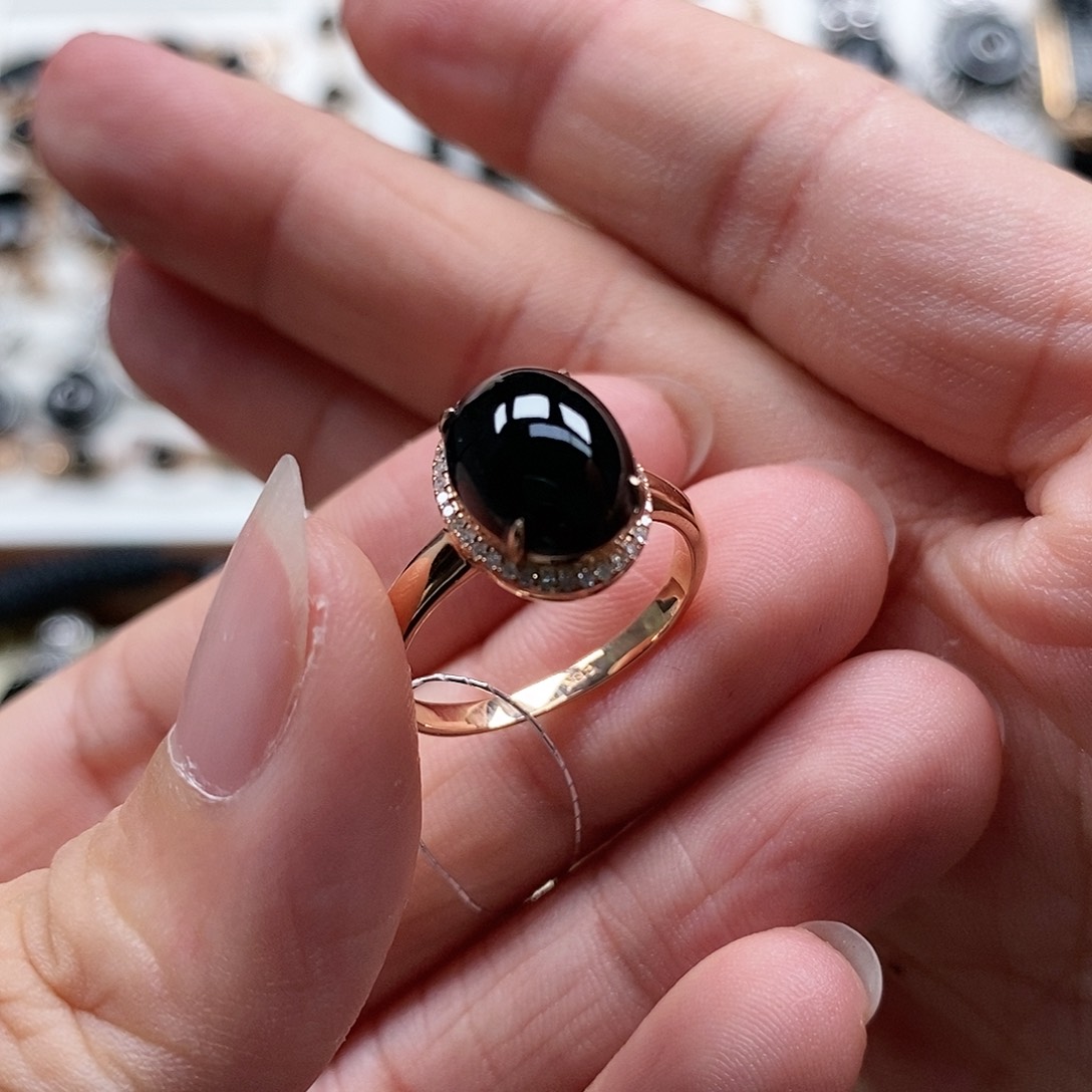 翡翠18K金镶嵌戒指墨翠