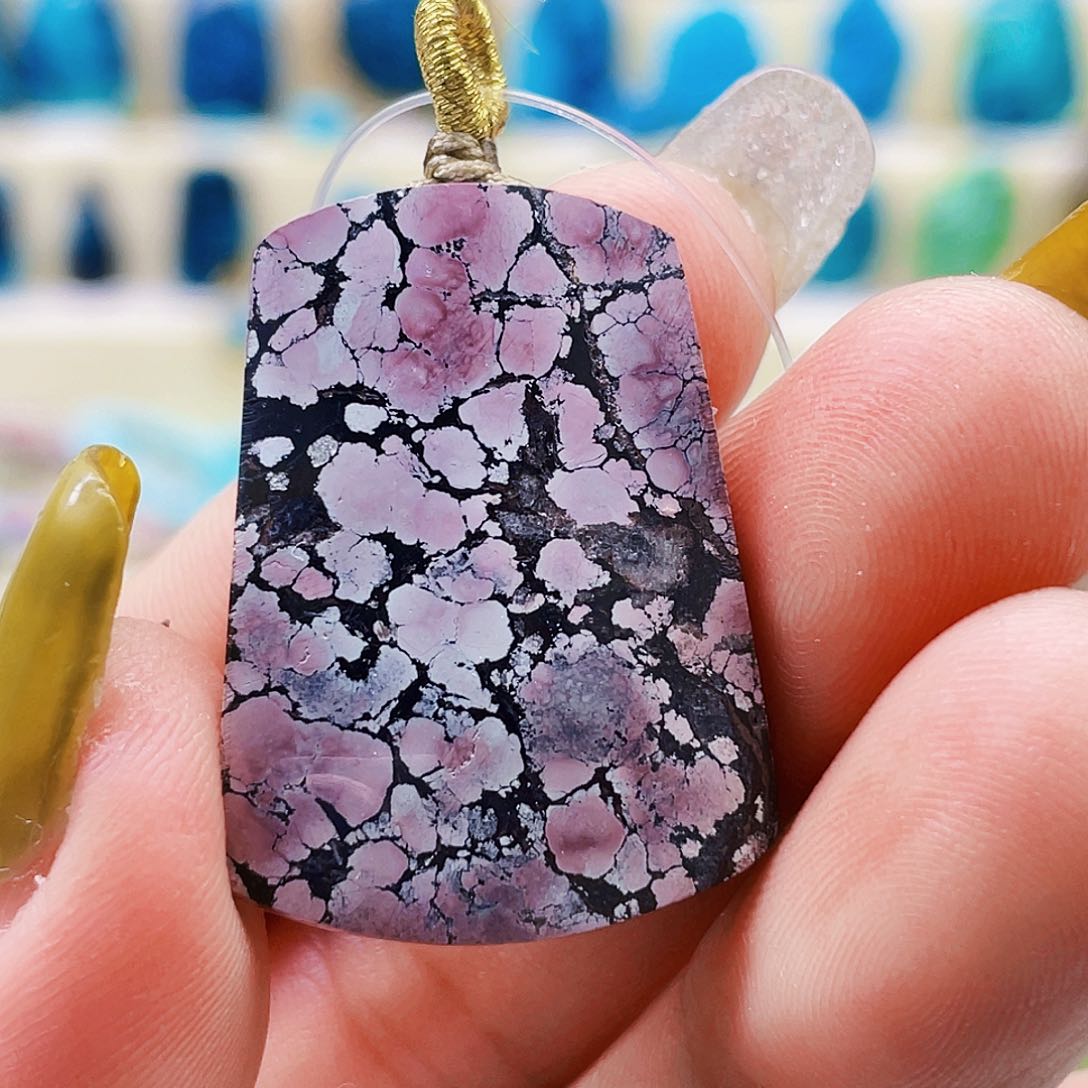 绿松石颈饰未镶嵌