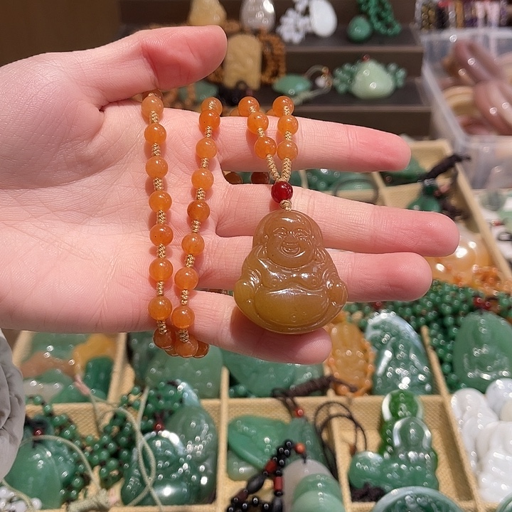 石英质玉未镶嵌颈饰