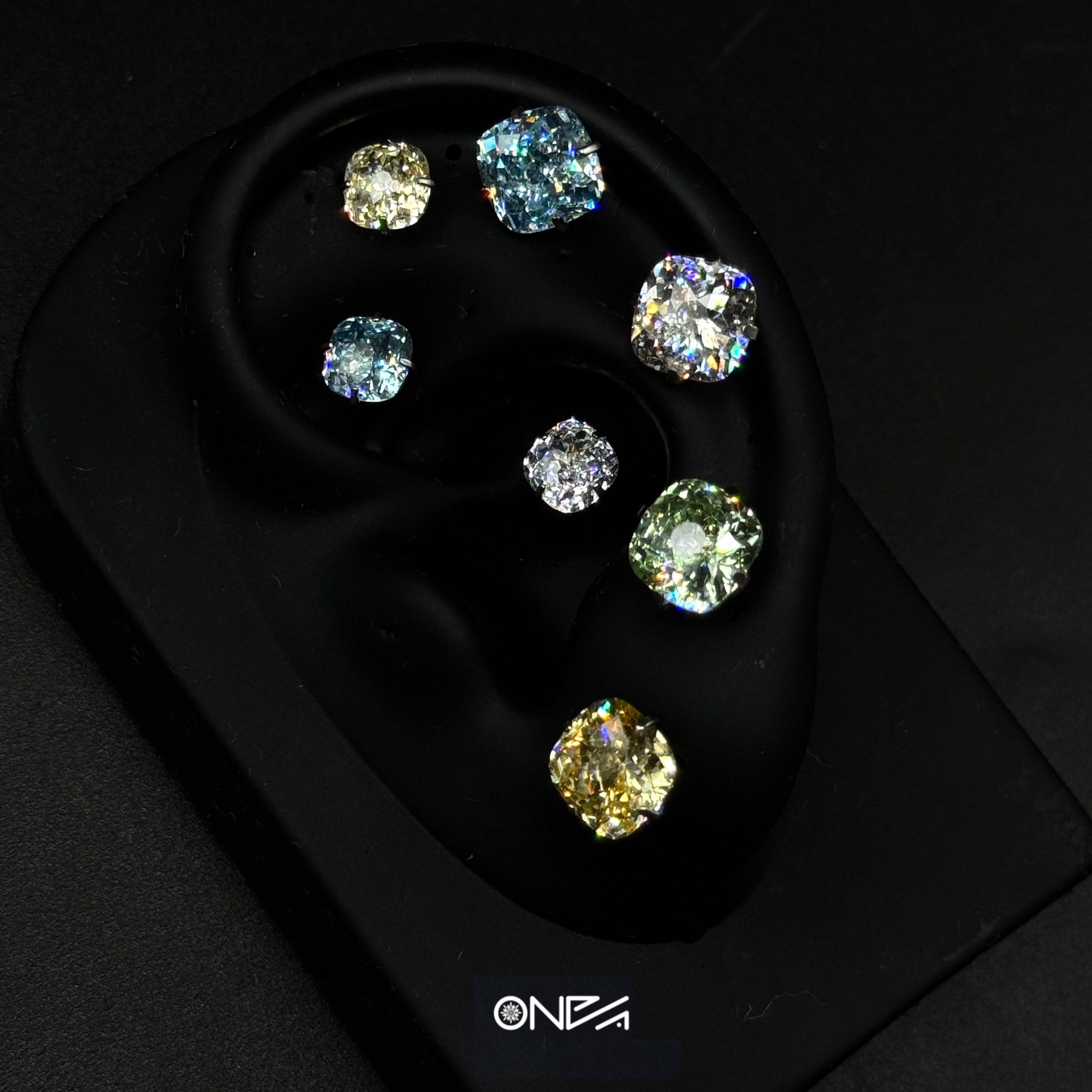 ONPT 钛钢合成锆石耳饰 星芒切割小肥方糖耳钉男女通用