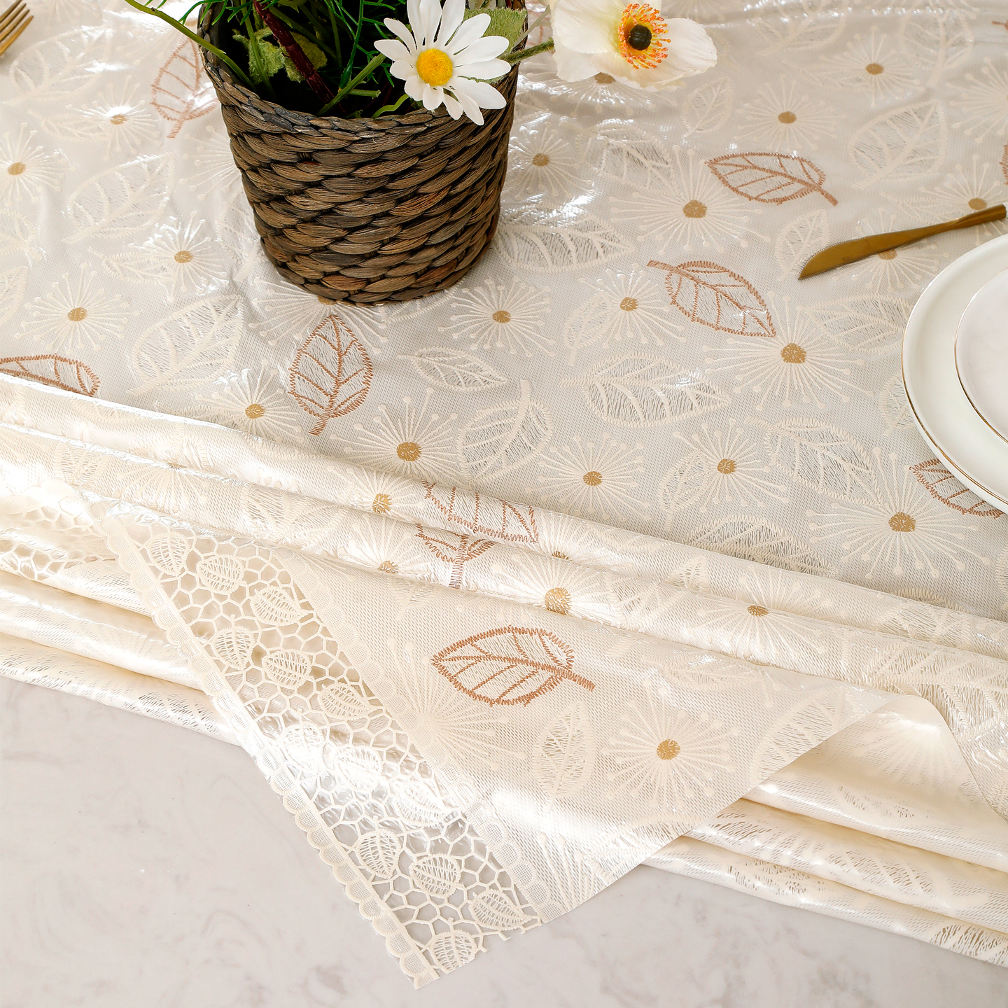 婷梦升级三层防水防油防烫免洗桌布PVC家用餐桌台布茶几垫—小树叶