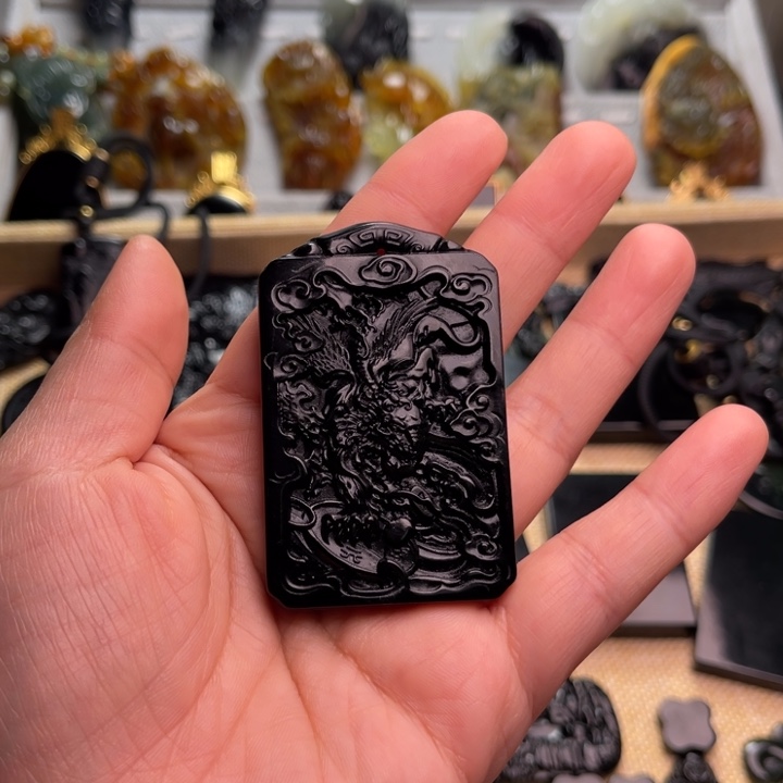 宋***r蛇纹石玉未镶嵌颈饰