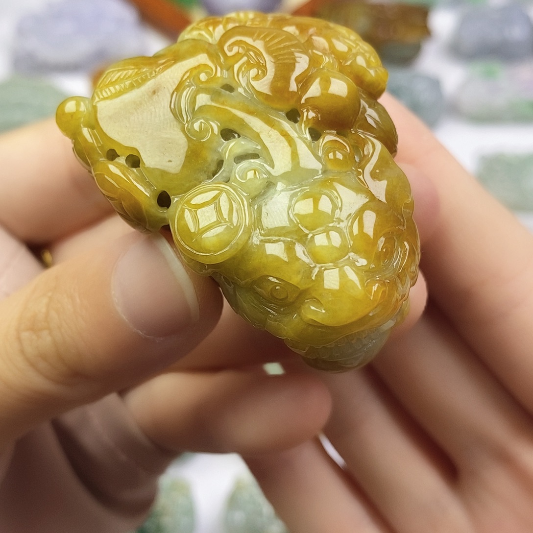 颈饰未镶嵌翡翠貔貅