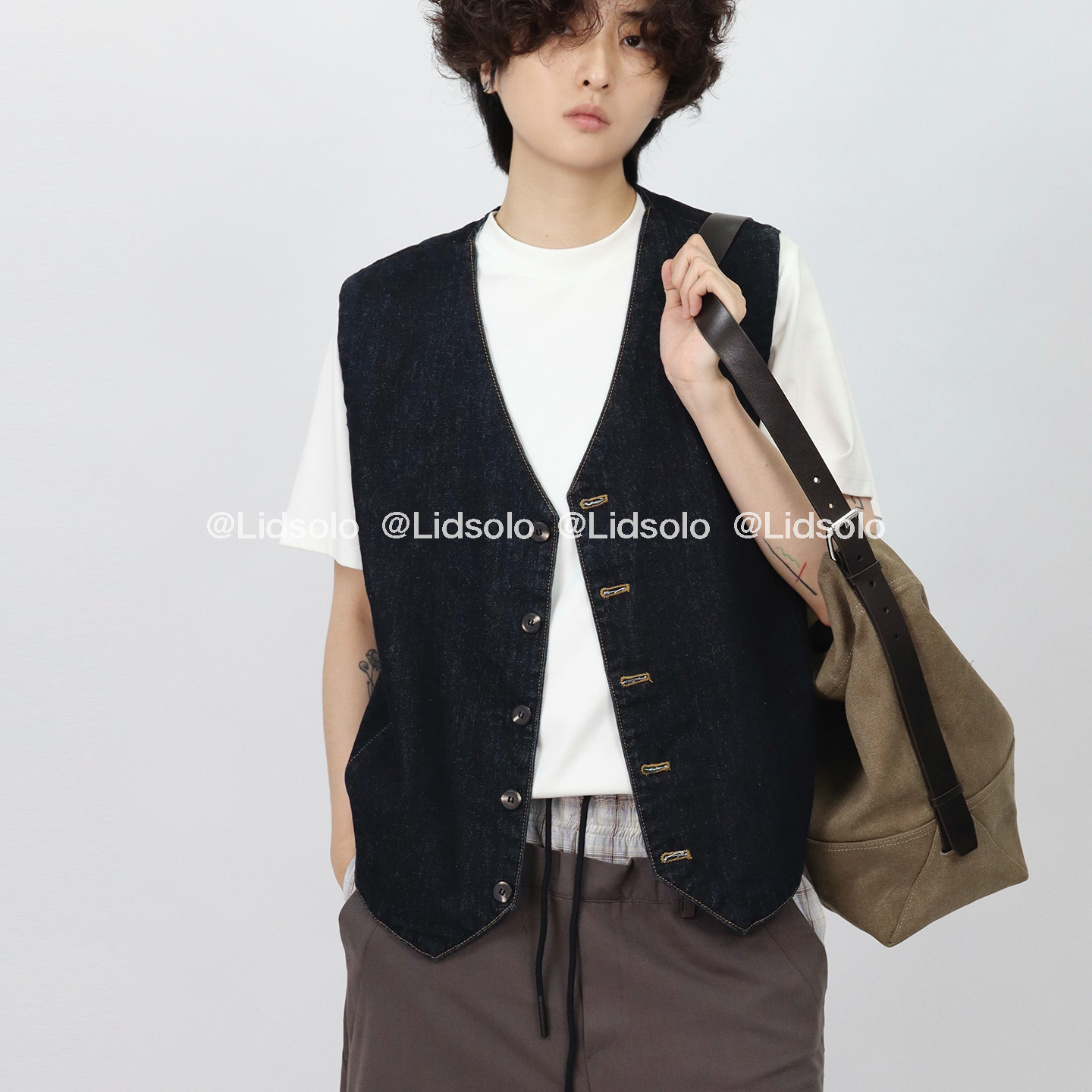 Lid solo2025春夏新款V领短款水洗牛仔马甲叠穿无袖背心男女款