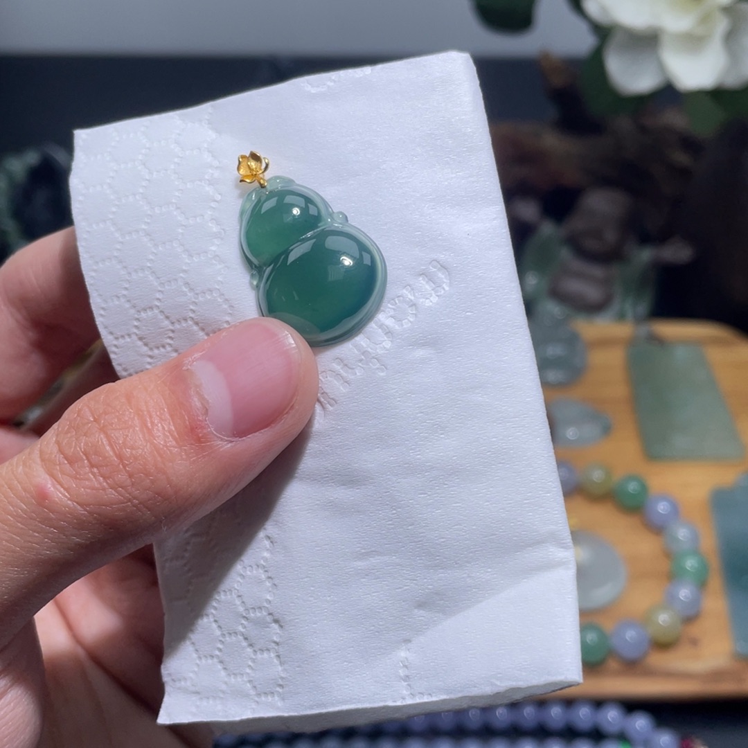 定制翡翠18K金镶嵌吊坠危
