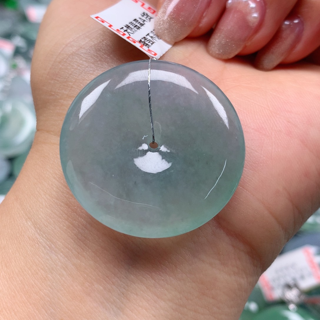 翡翠颈饰未镶嵌天然翡翠