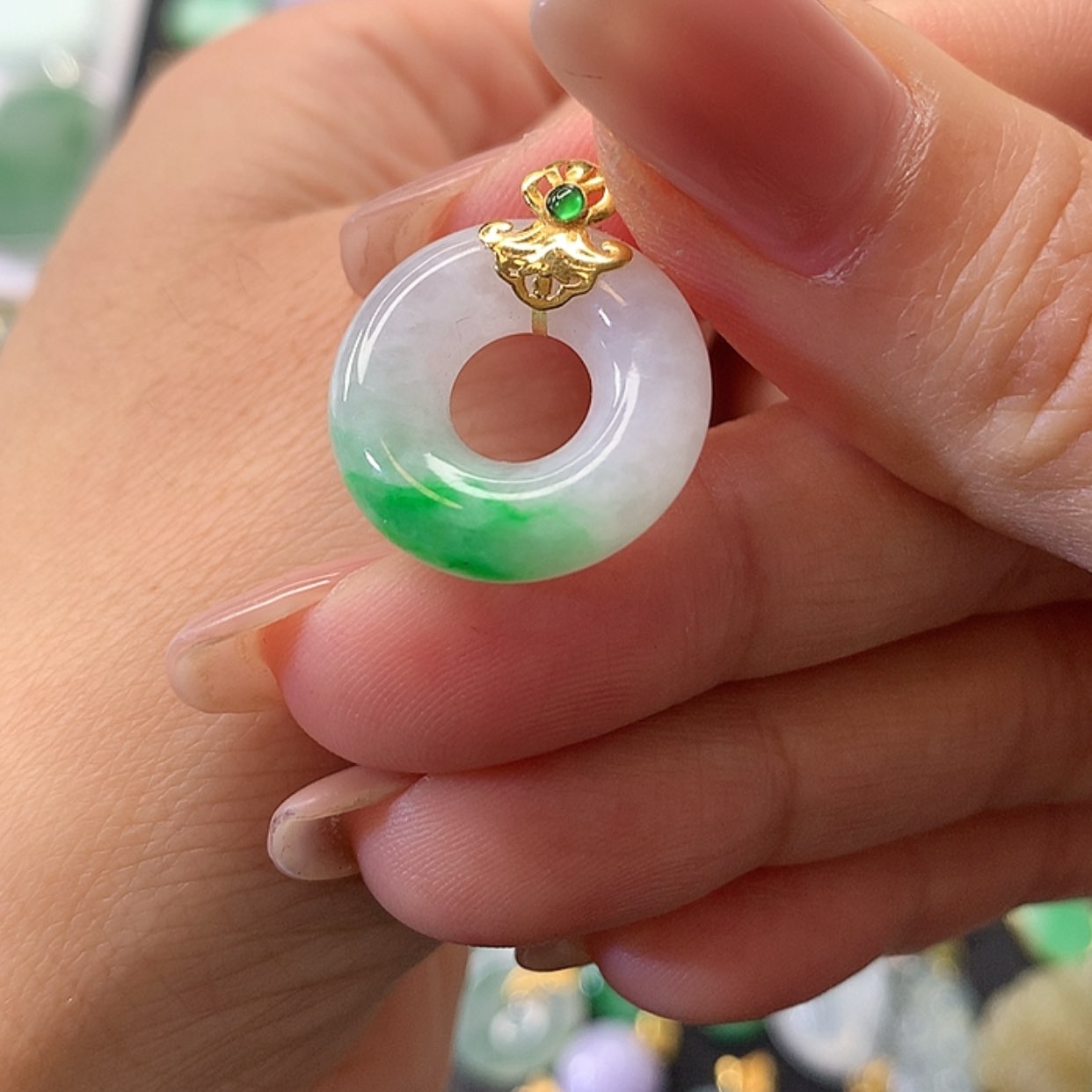【闪购商品】翡翠吊坠(赠链)18K金镶嵌
