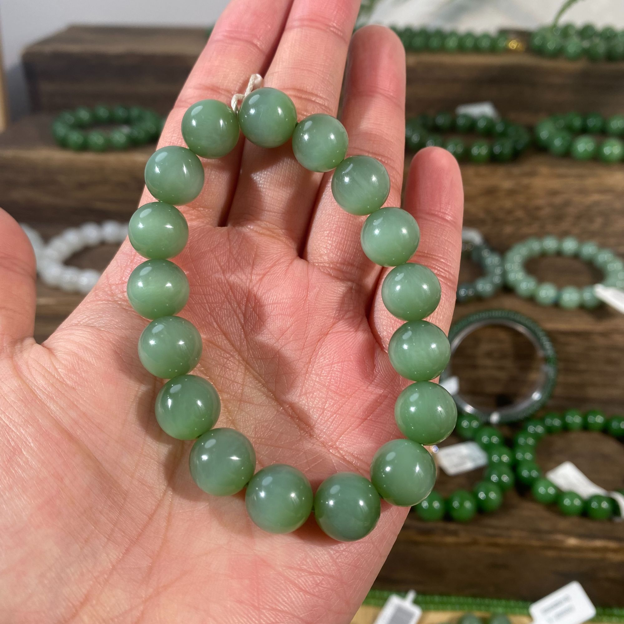 和田玉碧玉12mm猫眼手串拍一发一