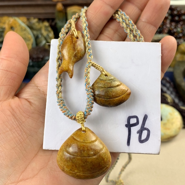 岫岩河磨玉（透闪石质玉）挂件未镶嵌微*