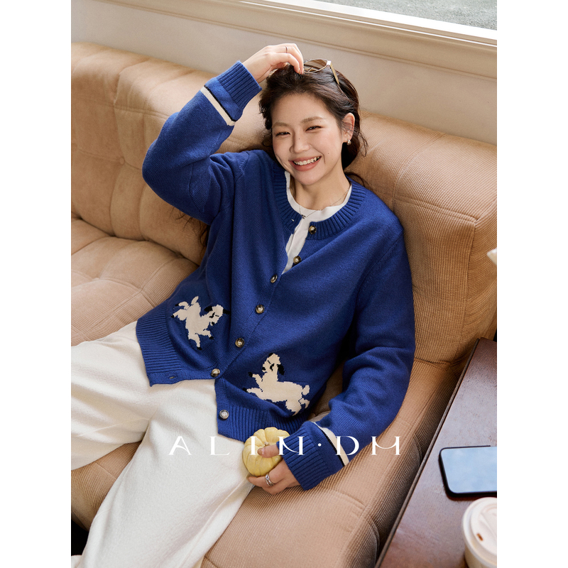 ALINDM【肖恩咩咩】大码微胖mm小羊提花针织圆领开衫-L80595