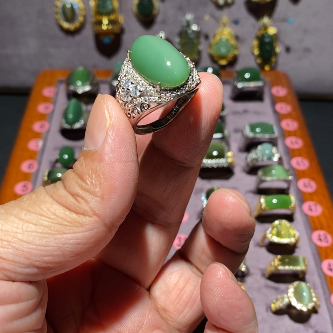 博***雨和田玉银S925镶嵌戒指