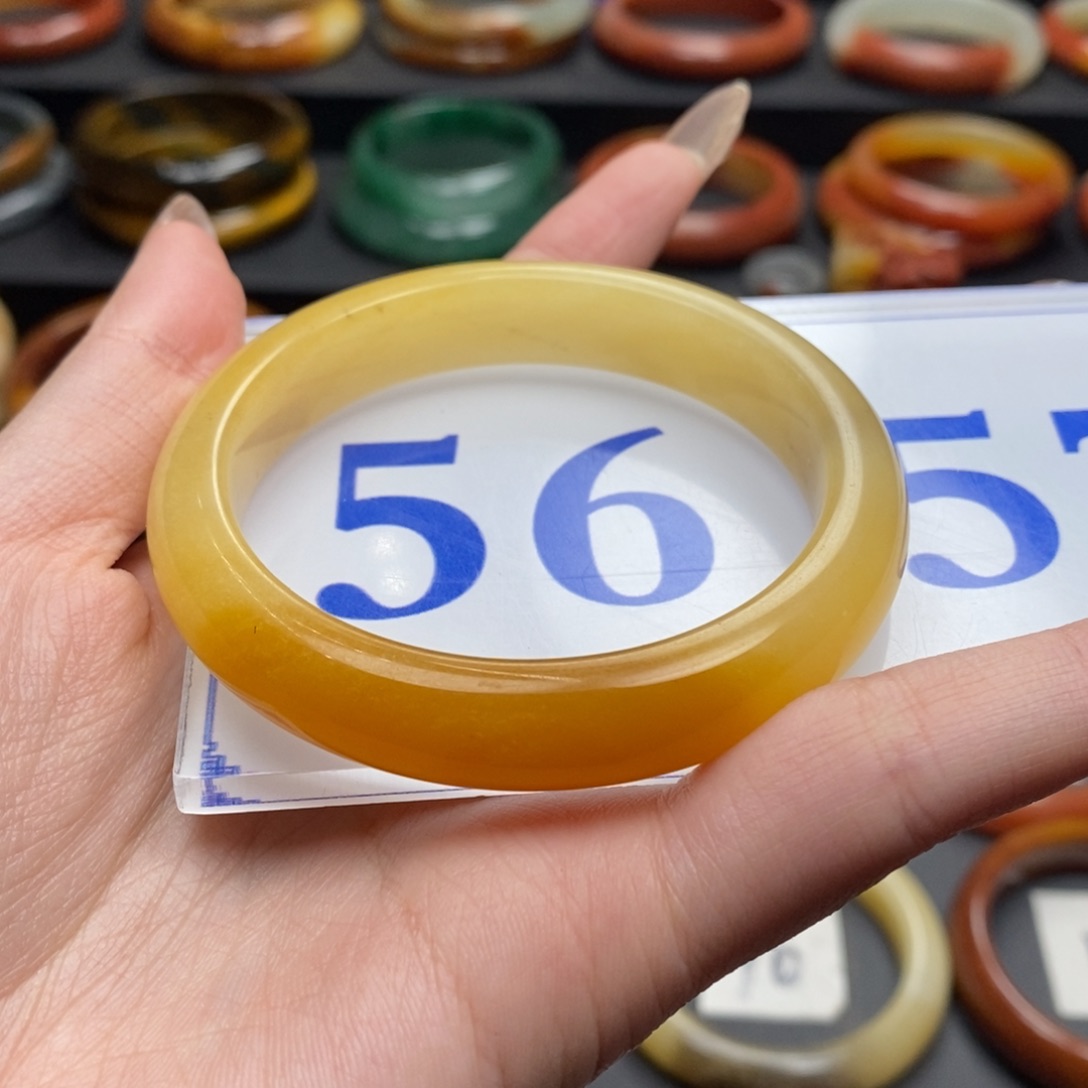 石英质玉（黄龙玉）手镯未镶嵌