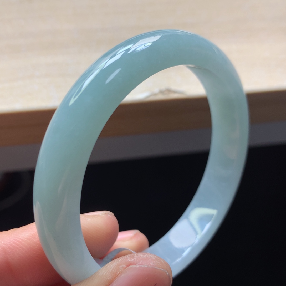 未镶嵌手镯翡翠手镯