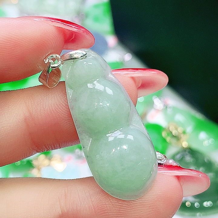 翡翠未镶嵌项圈翡翠