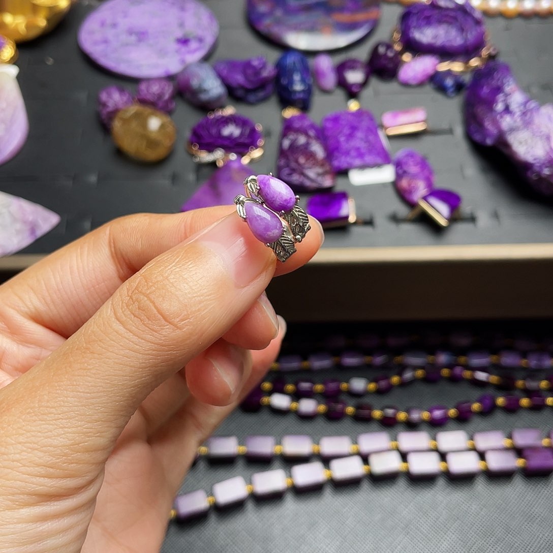 苏纪石（舒俱来）耳扣银S925镶嵌