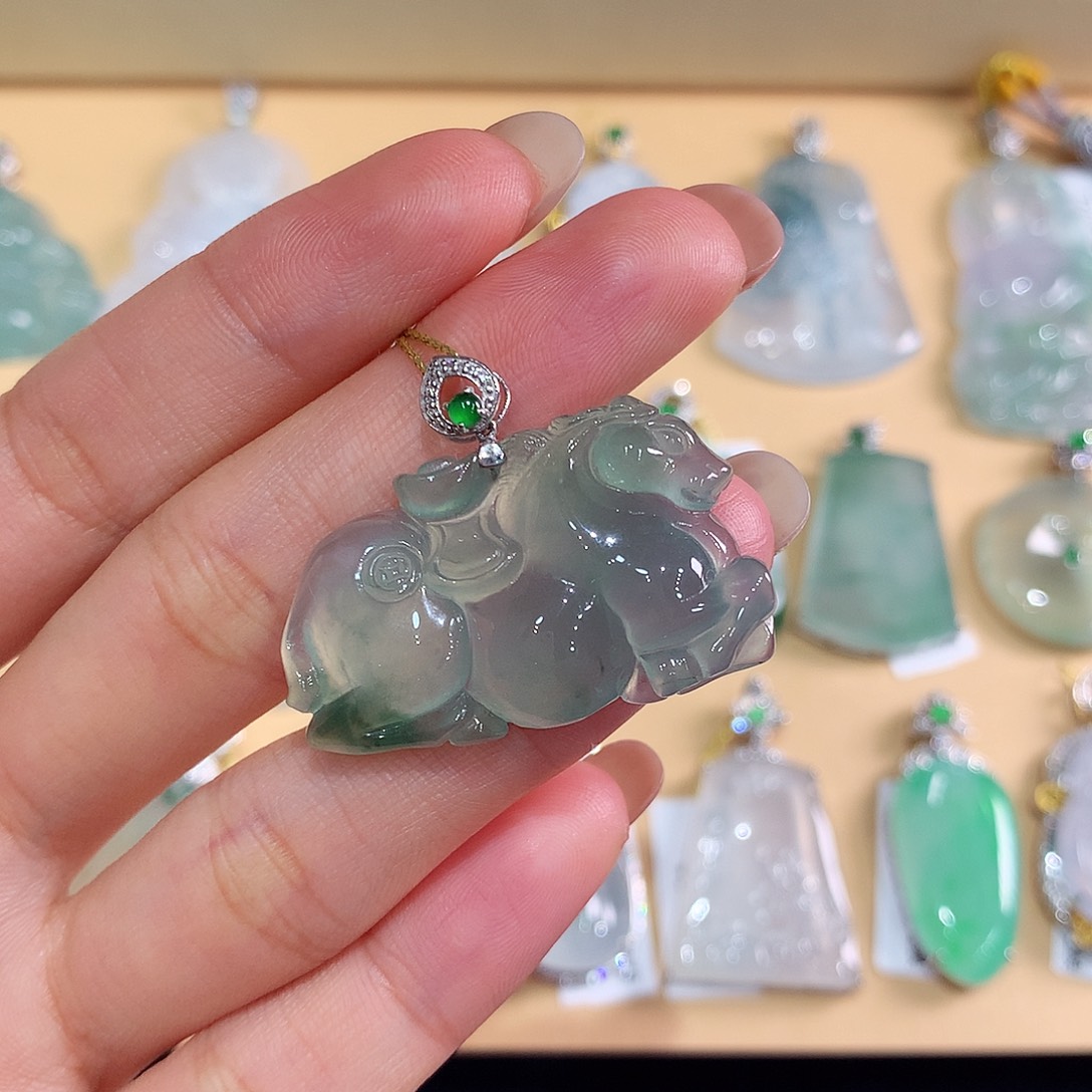 翡翠吊坠(不含链)18K金镶嵌