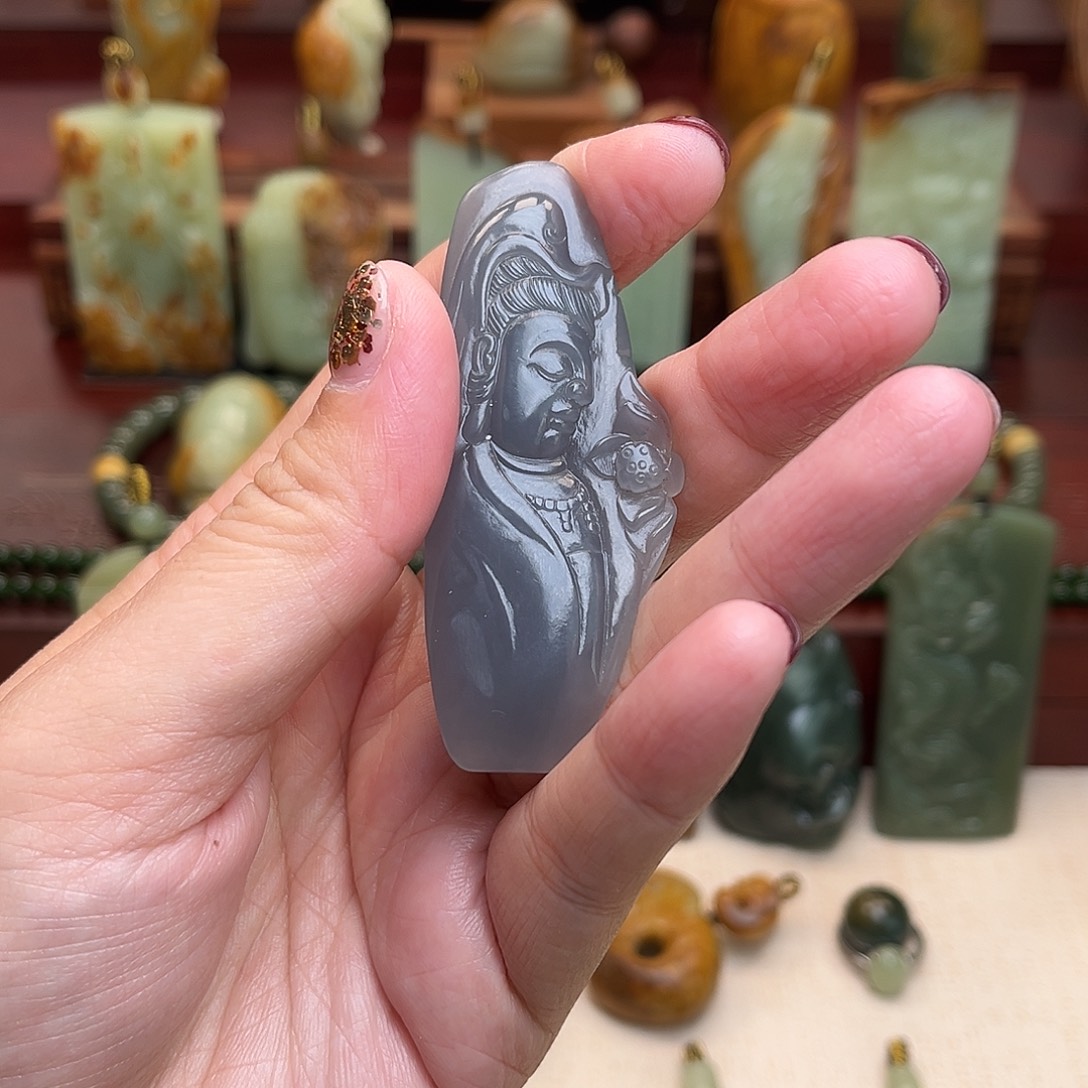 和田玉未镶嵌颈饰