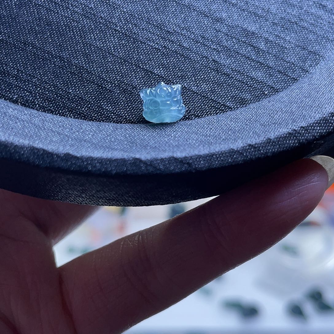 l***卓翡翠散珠天然A货翡翠卡7.5醒狮一颗