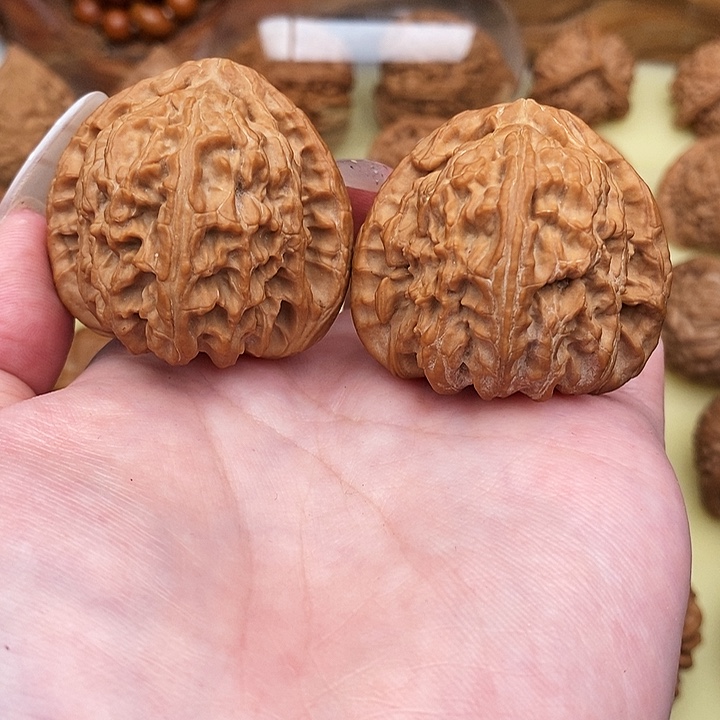 【闪购商品】文玩核桃吊坠猪*戒三角白